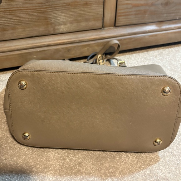 Michael Kors Beige Taupe Mirror MirroredTote Bag Shoulder Purse - Picture 4 of 14